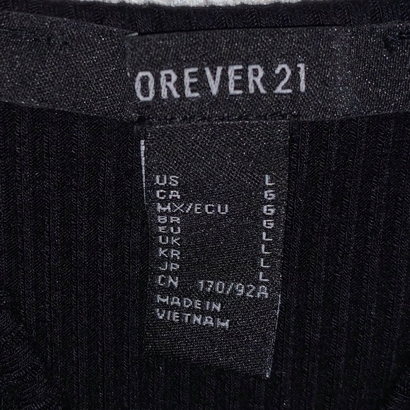 Black and white “mujer” strap crop top forever 21 - Picture 3 of 6